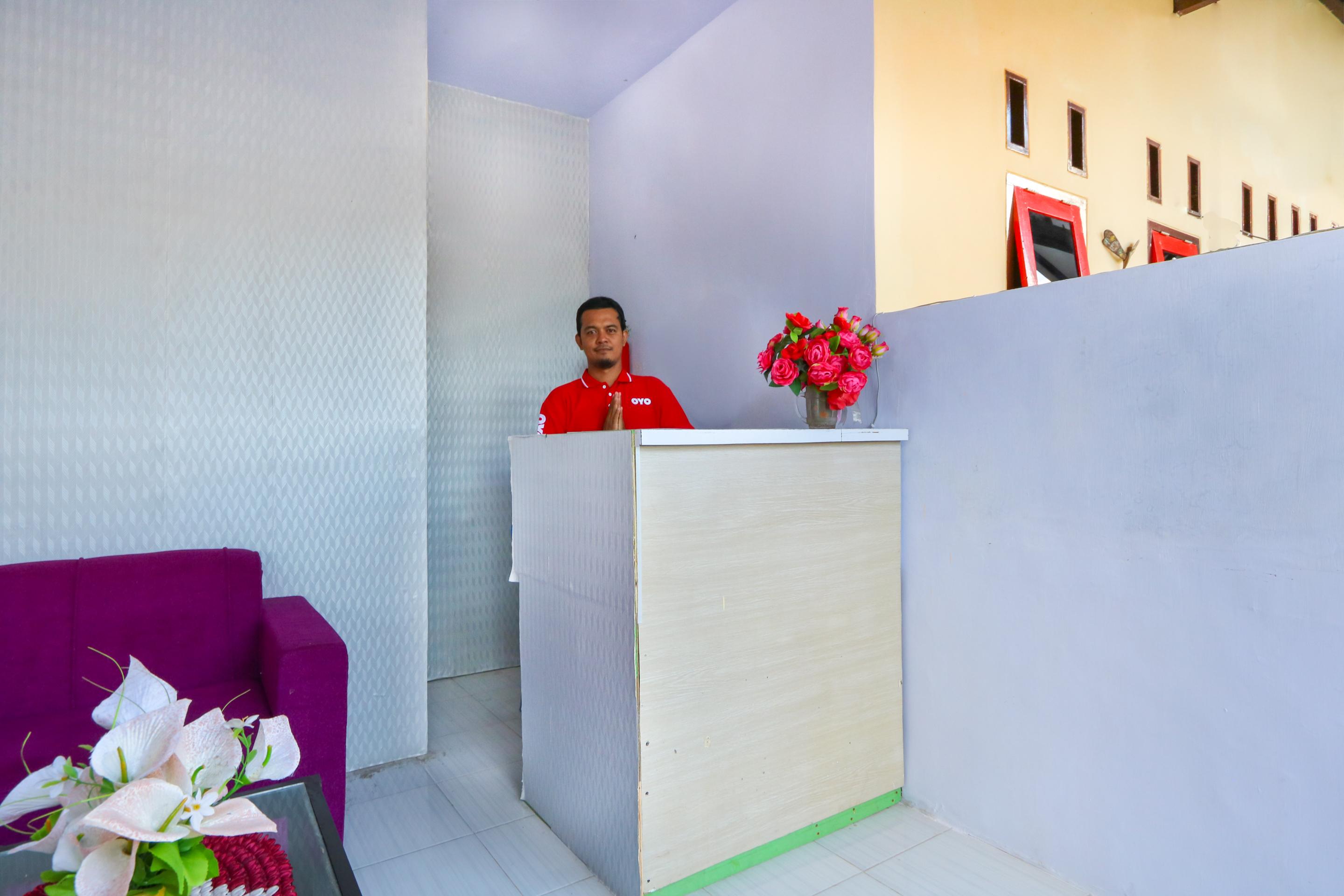 Reddoorz At El Shaday Homestay Banyuwangi Banyuwangi  Exterior photo