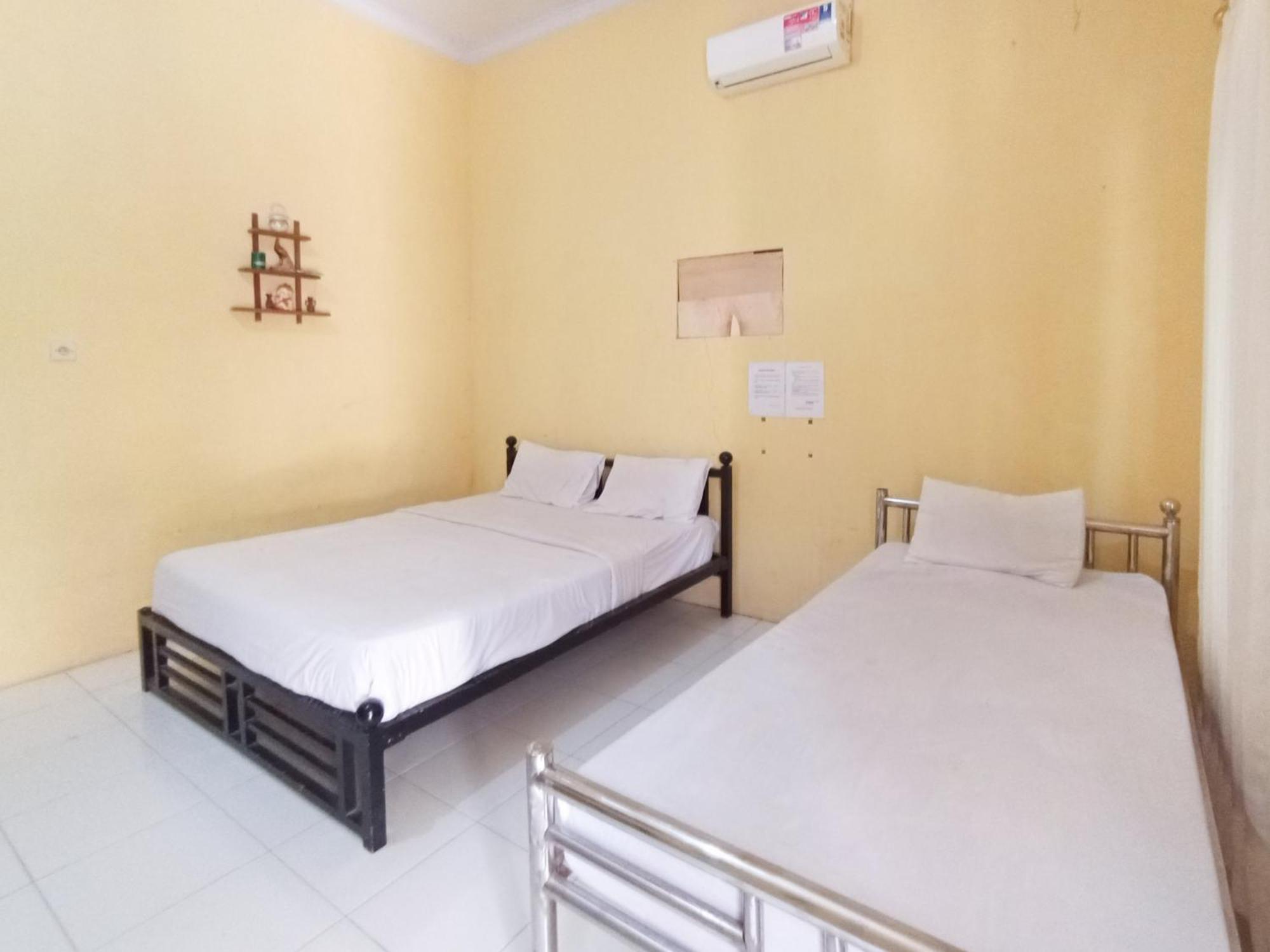Reddoorz At El Shaday Homestay Banyuwangi Banyuwangi  Exterior photo