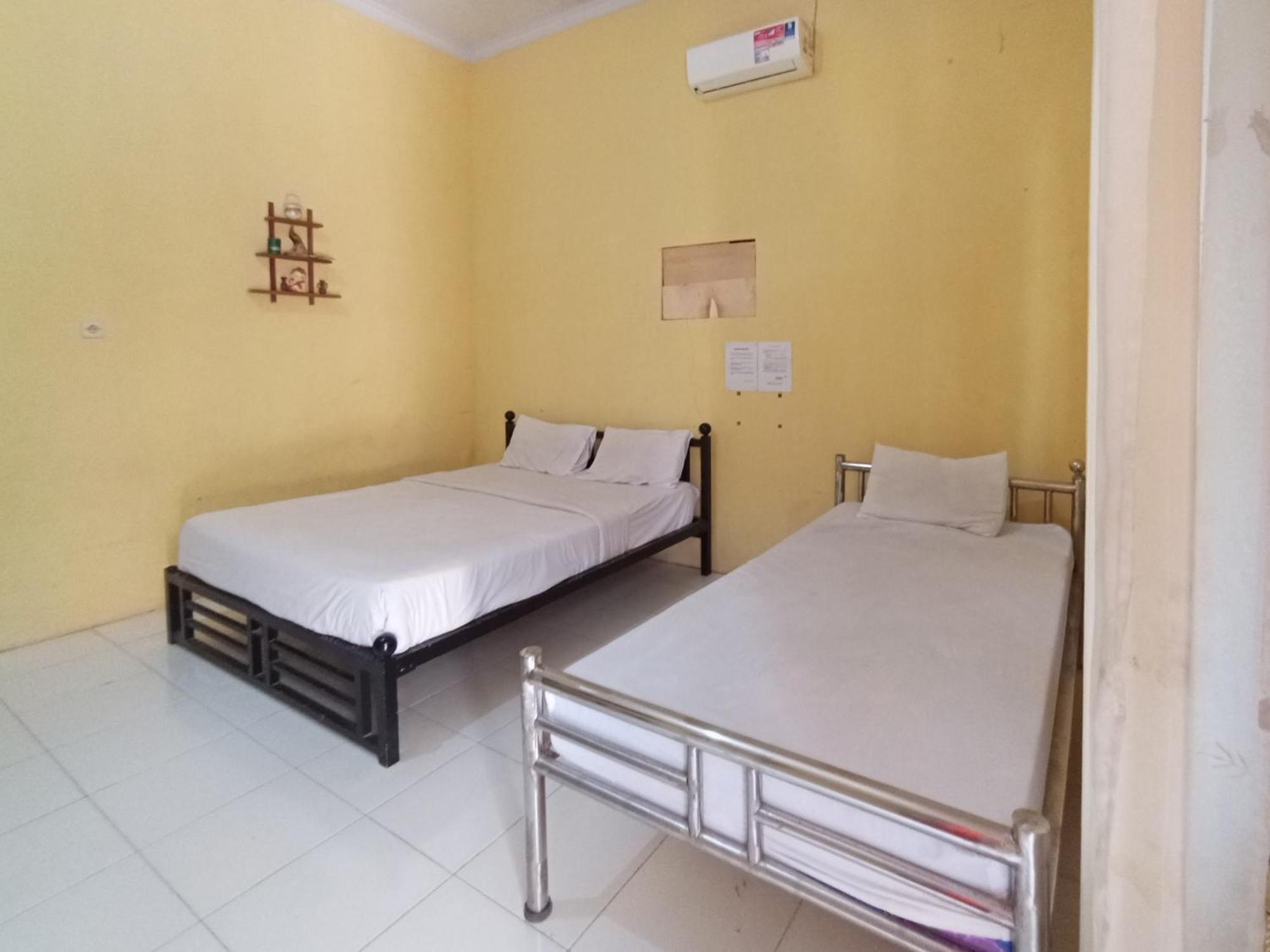Reddoorz At El Shaday Homestay Banyuwangi Banyuwangi  Exterior photo