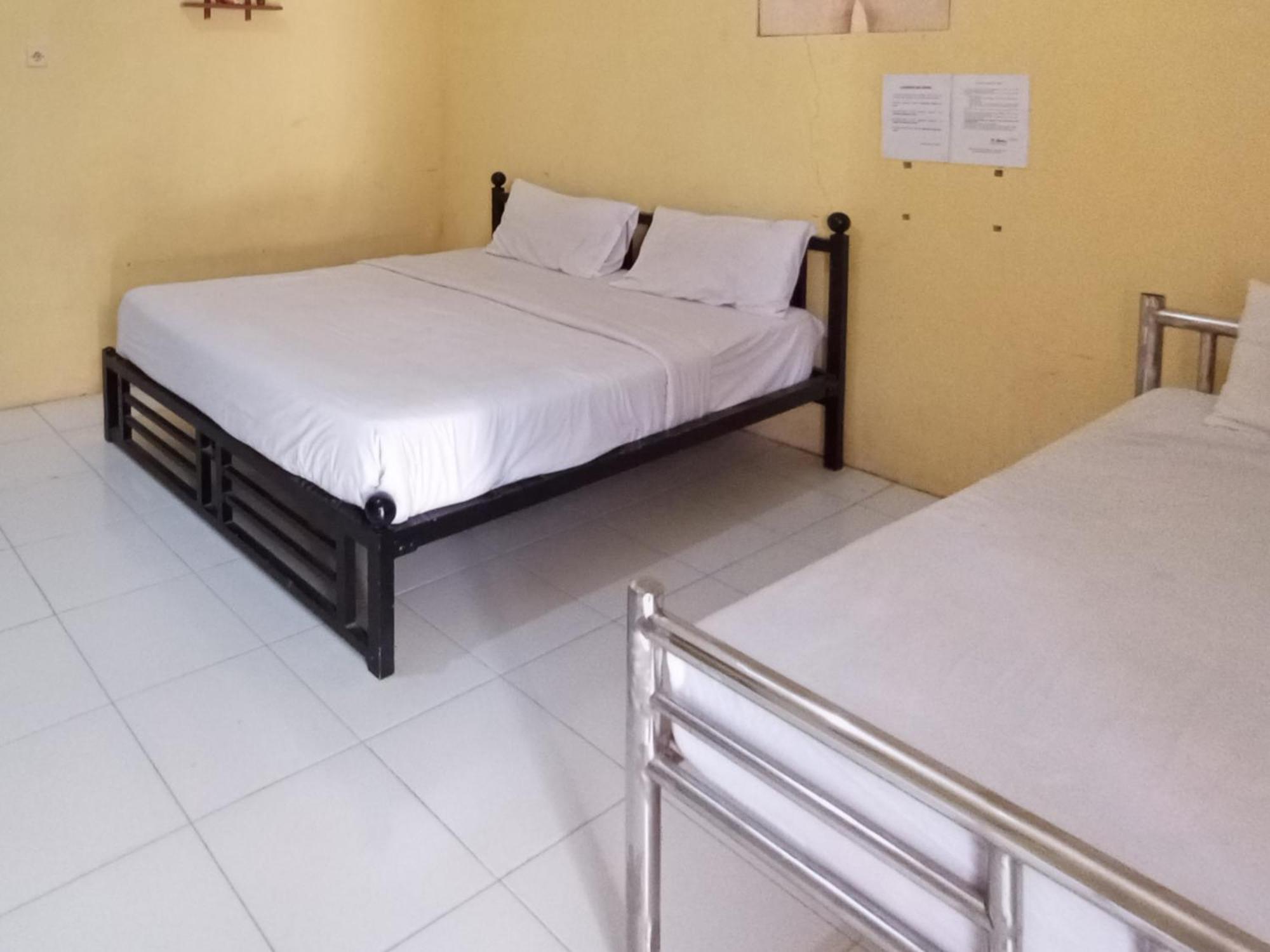 Reddoorz At El Shaday Homestay Banyuwangi Banyuwangi  Exterior photo
