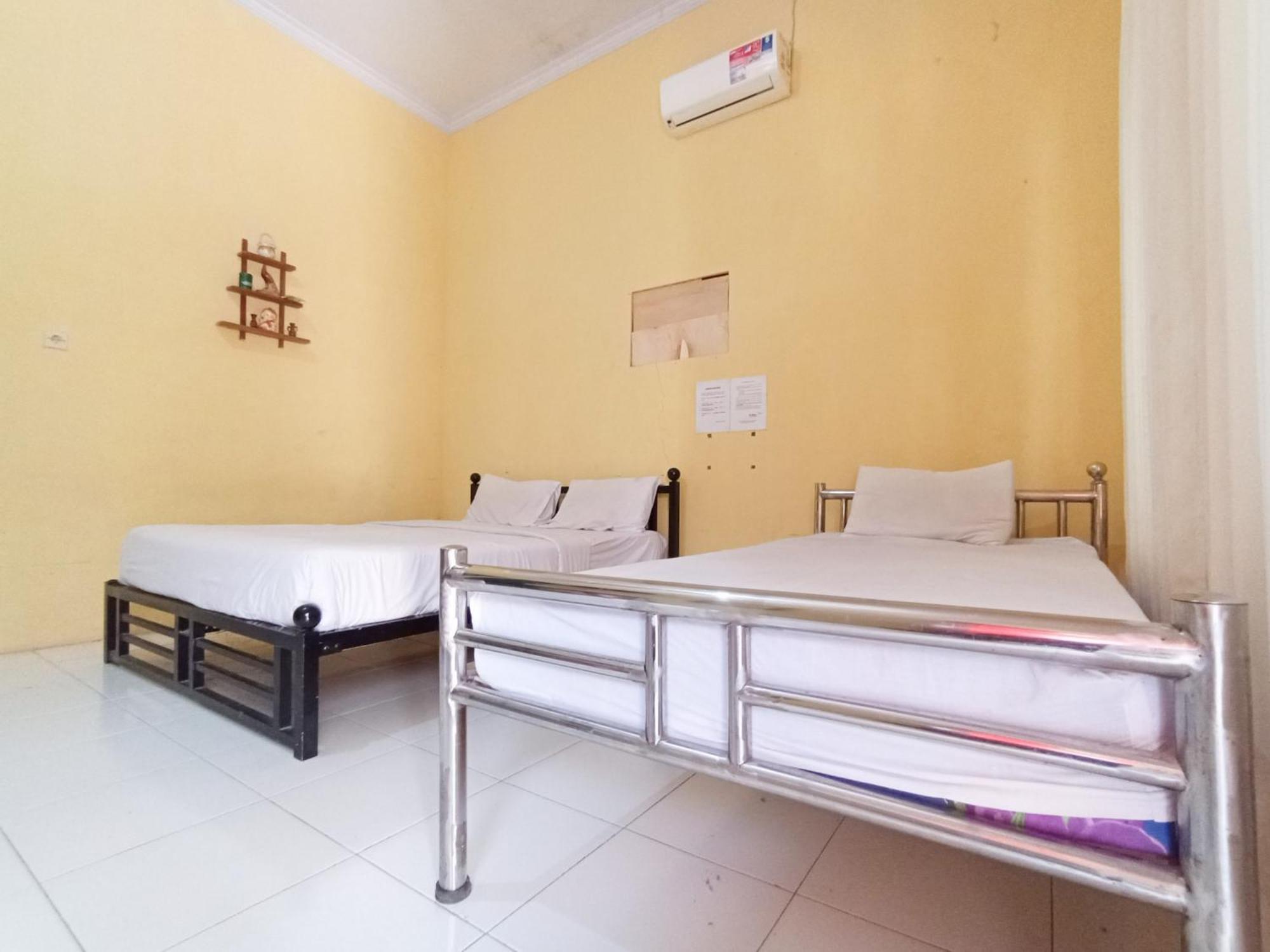 Reddoorz At El Shaday Homestay Banyuwangi Banyuwangi  Exterior photo