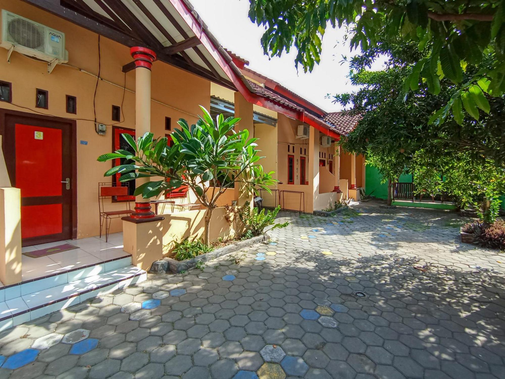 Reddoorz At El Shaday Homestay Banyuwangi Banyuwangi  Exterior photo