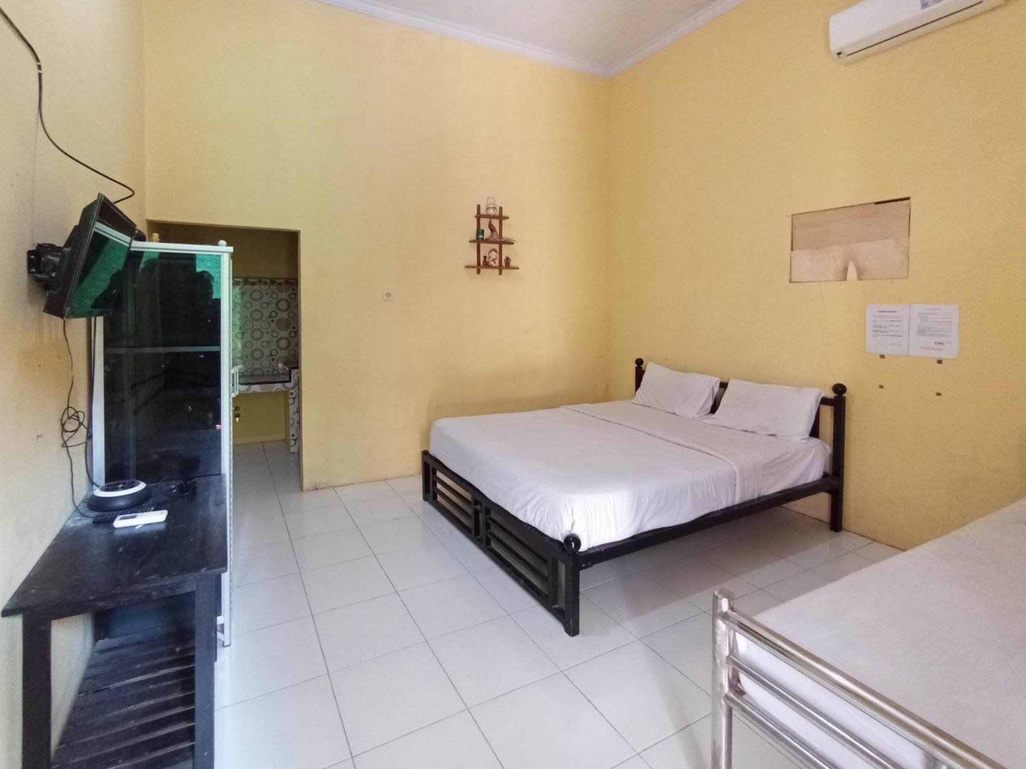 Reddoorz At El Shaday Homestay Banyuwangi Banyuwangi  Exterior photo