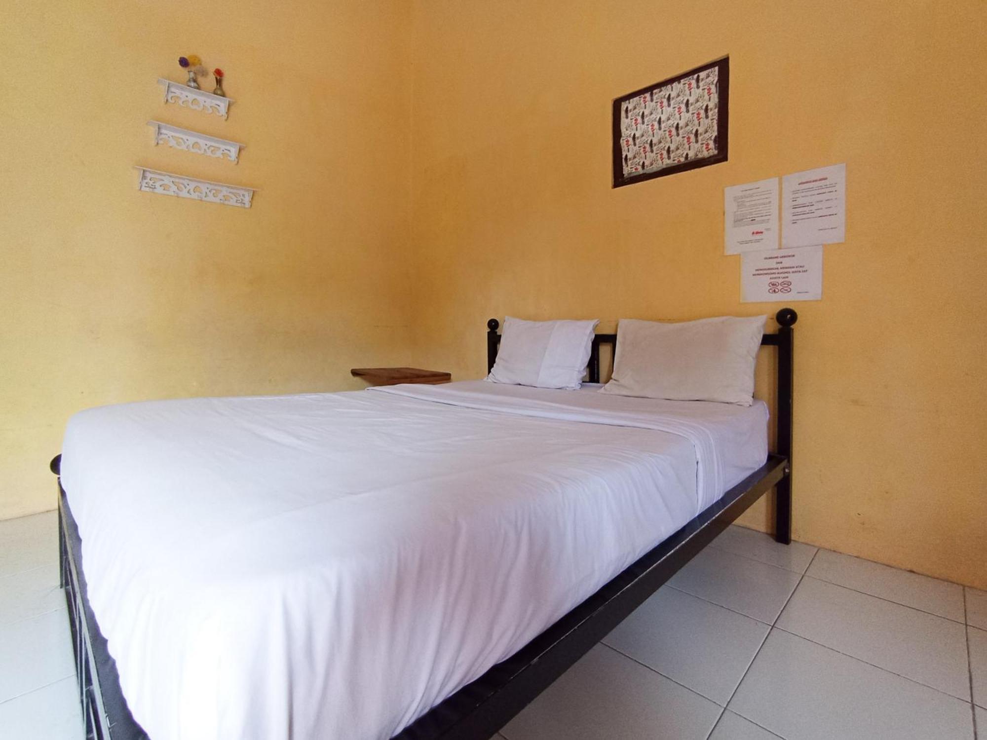 Reddoorz At El Shaday Homestay Banyuwangi Banyuwangi  Exterior photo