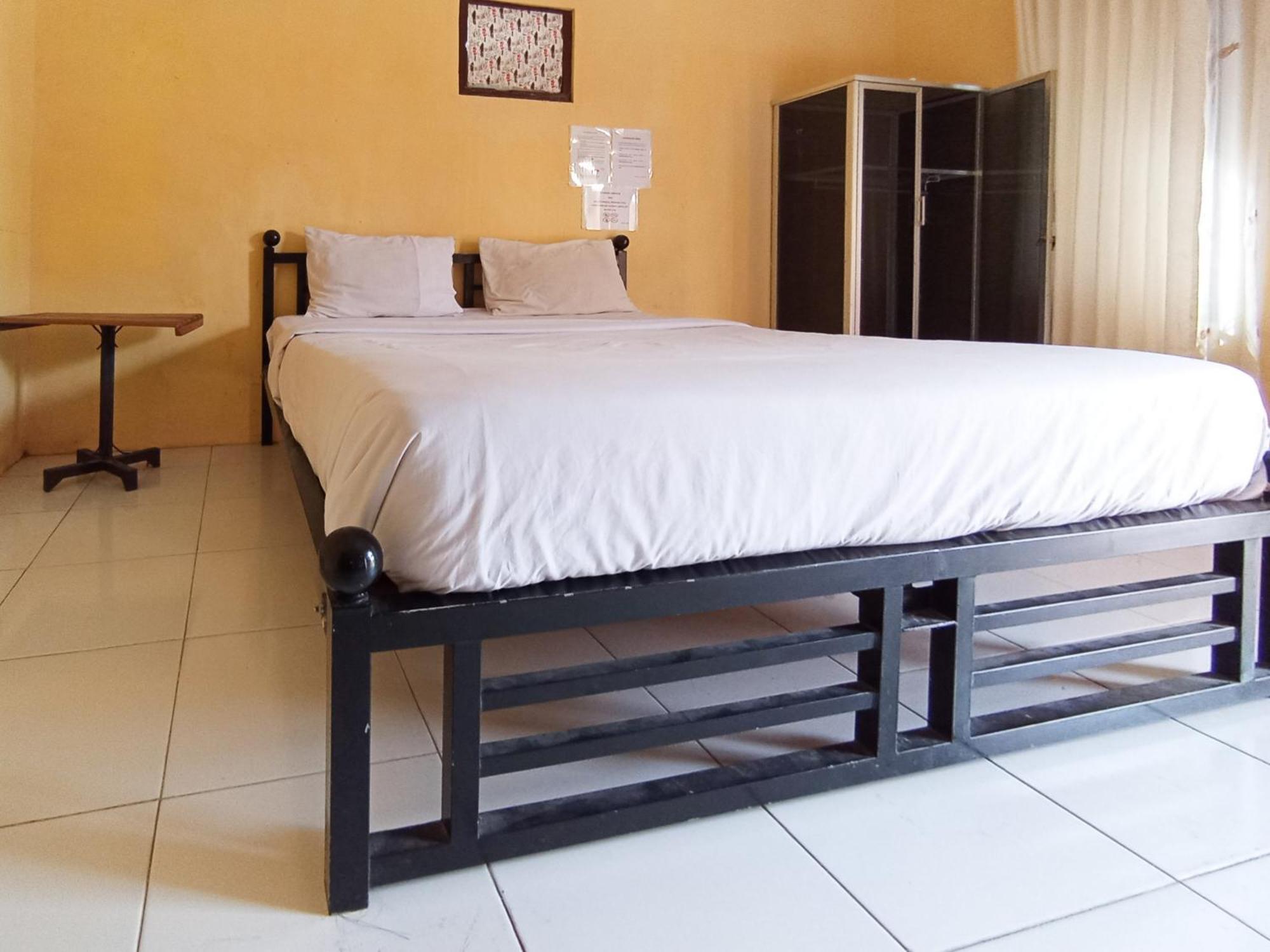 Reddoorz At El Shaday Homestay Banyuwangi Banyuwangi  Exterior photo